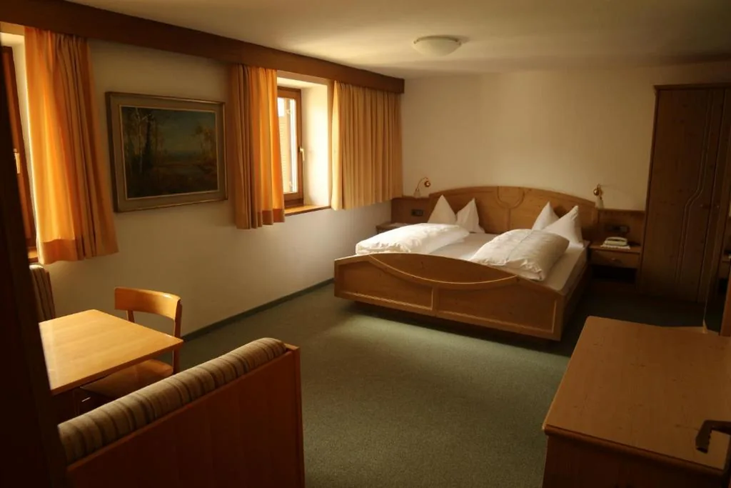 Standard Double Room — gasthof pension rössl