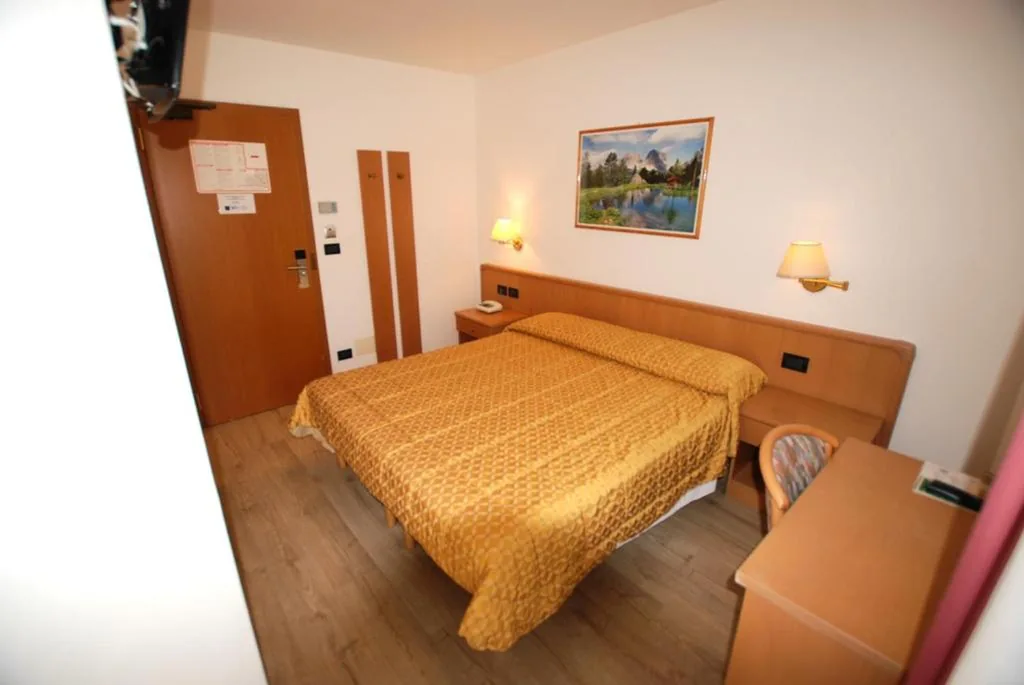 Camera Matrimoniale Standard — Hotel Chalet Alaska