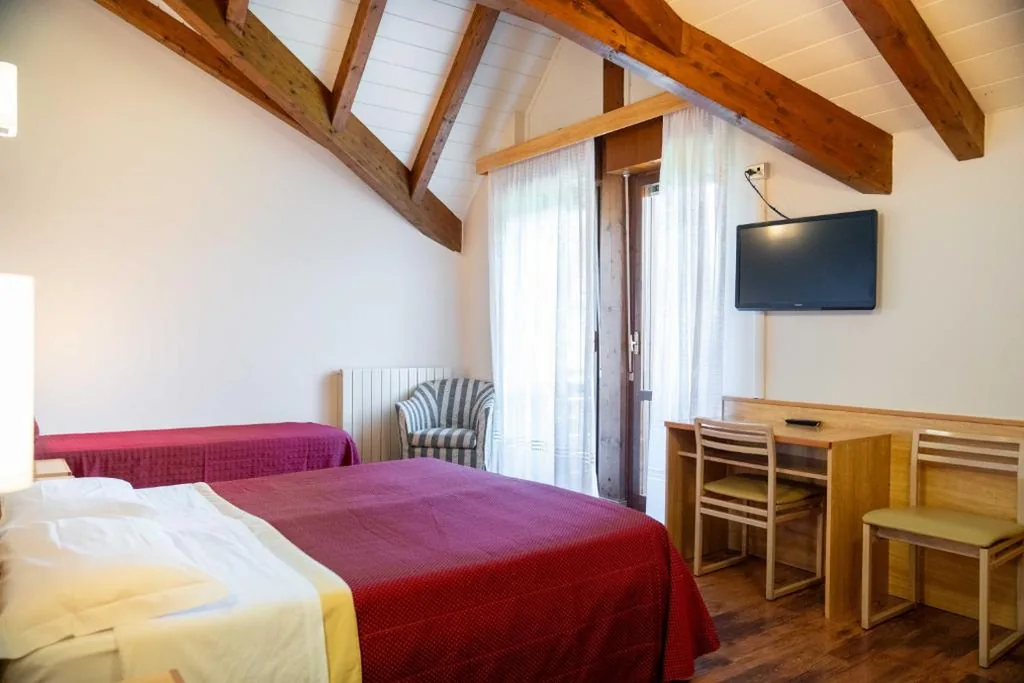 Camera Matrimoniale Standard — Hotel Continental