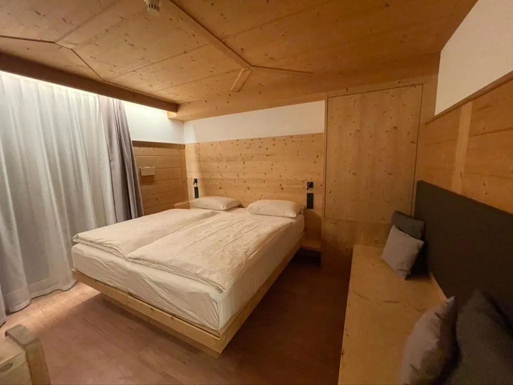 Camera Matrimoniale Standard — Hotel Des Alpes