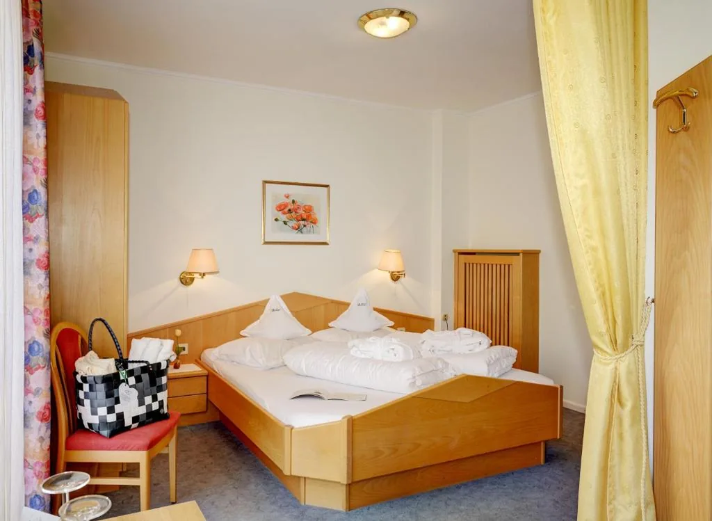 Camera Matrimoniale Standard — Hotel Dorner B&B