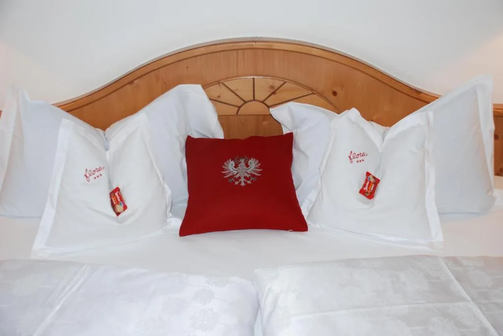 Camera Matrimoniale Standard — Hotel Flora