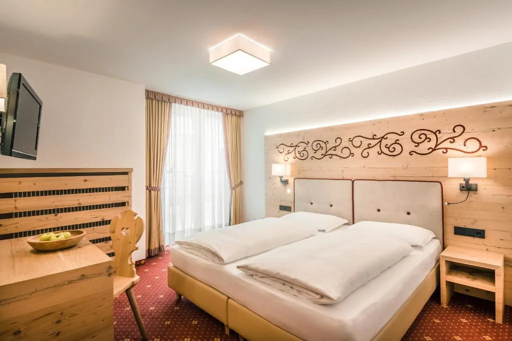 Standard Double Room — Hotel Maria