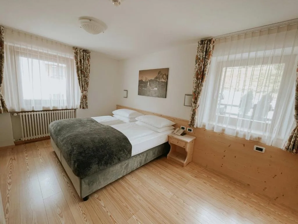 Camera Matrimoniale Standard — Hotel Pradat