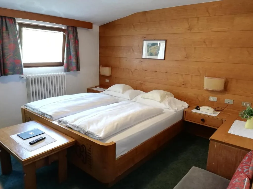 Camera Matrimoniale Standard — Hotel Rodes