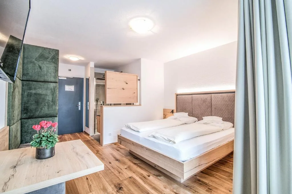 Standard Double Room — Hotel Sterzinger Moos