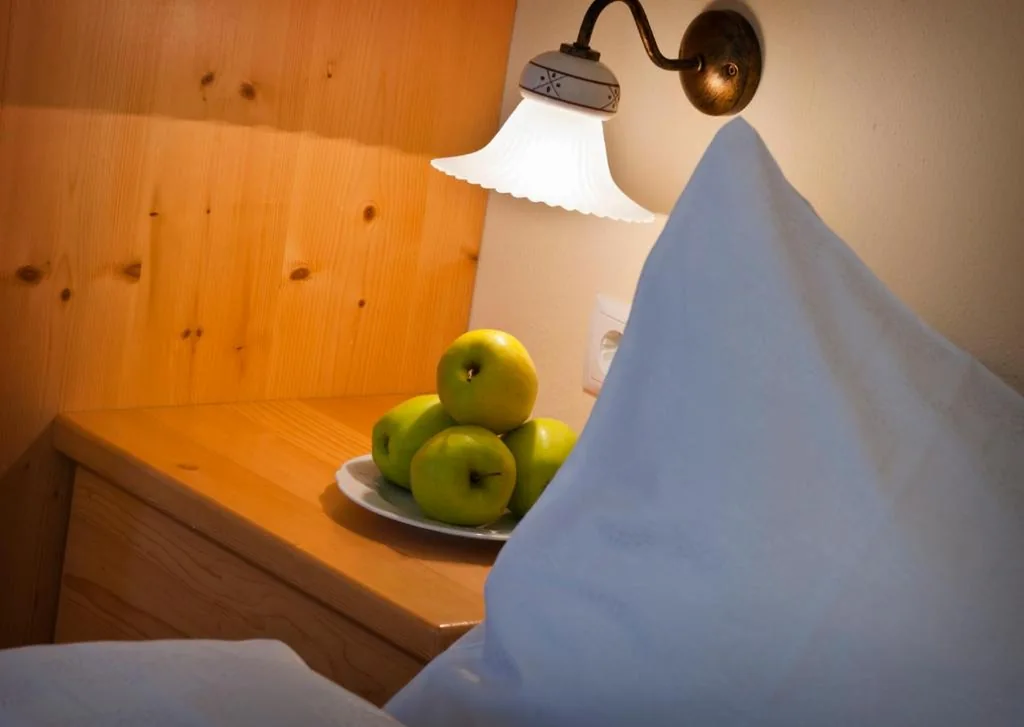Camera Matrimoniale Standard — Hotel Weingut Klosterhof
