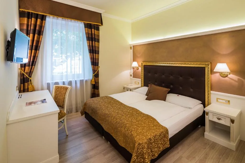 Standard Double Room — Windsor Merano Hotel & Suites