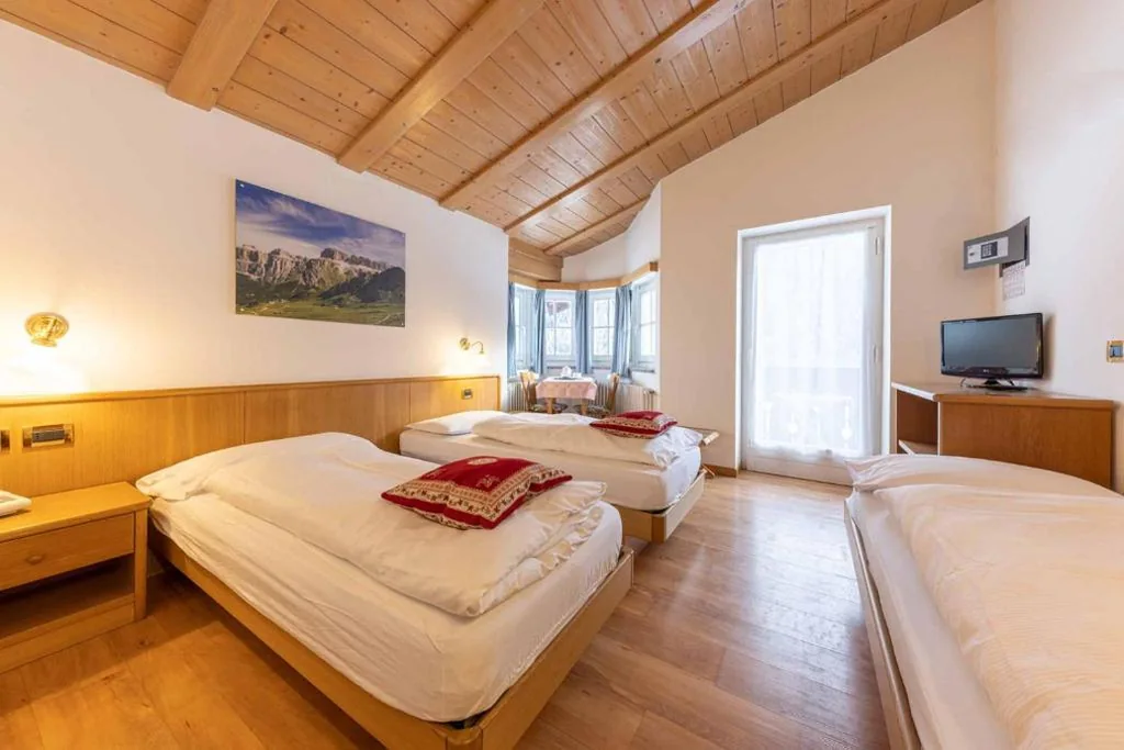 Camera Matrimoniale Superior — Albergo Arnica