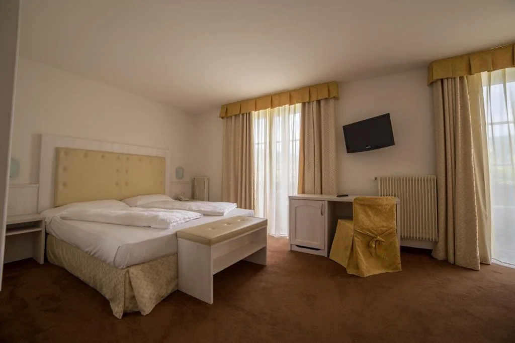 Camera Matrimoniale Superior — Alpen Hotel Eghel Resort & SPA