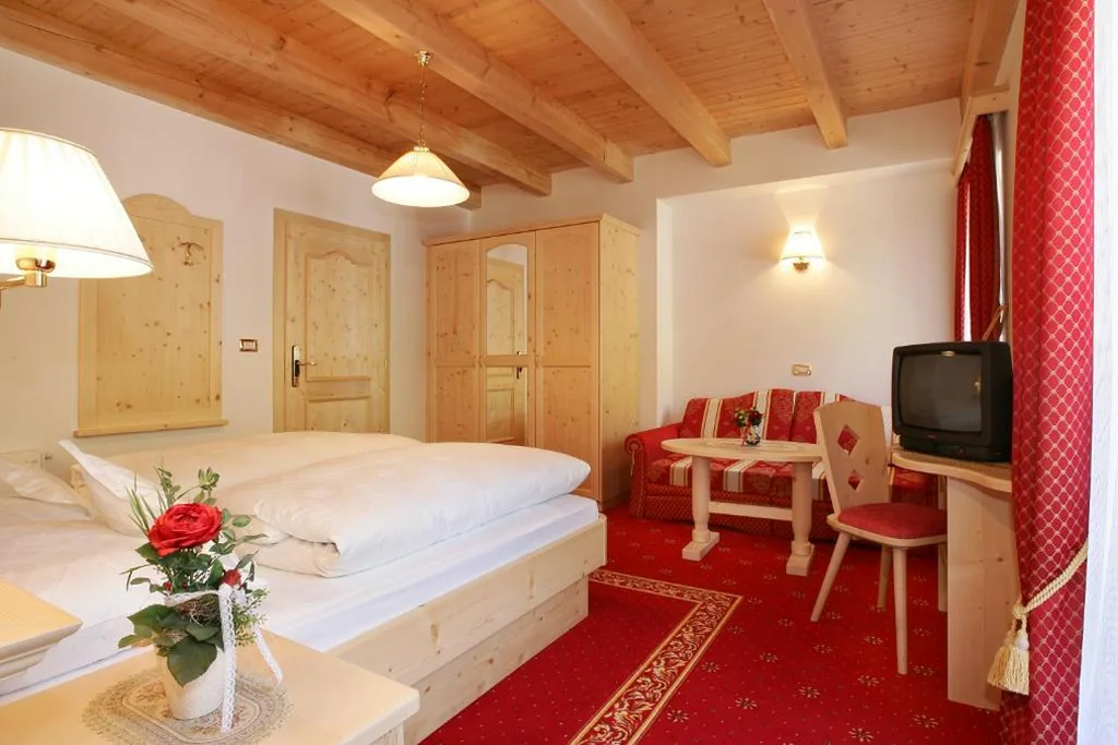 Camera Matrimoniale Superior con Balcone — Garni B&B Schenk