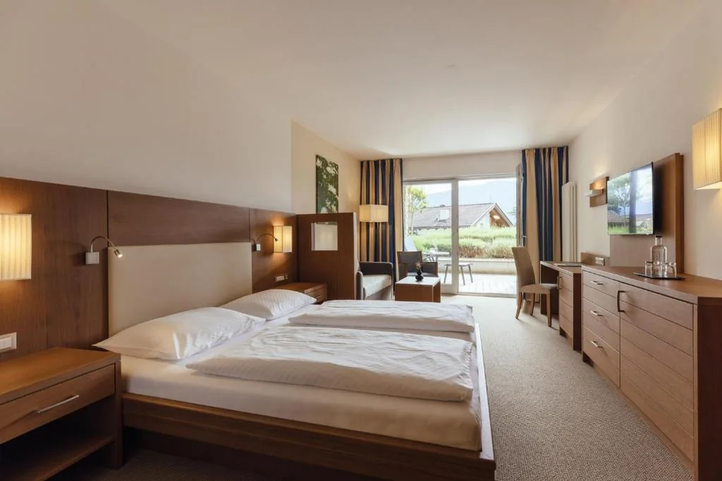 Superior Double Room with Balcony — Hilburger Hotel