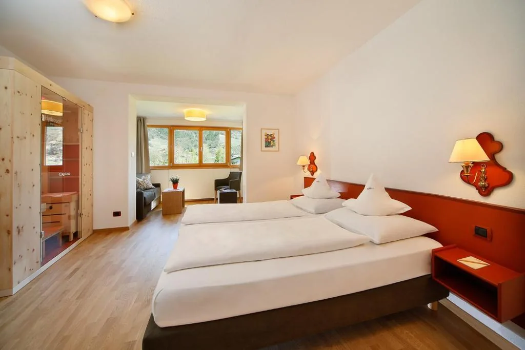 Camera Matrimoniale Superior con Balcone — Parkhotel Tirolerhof