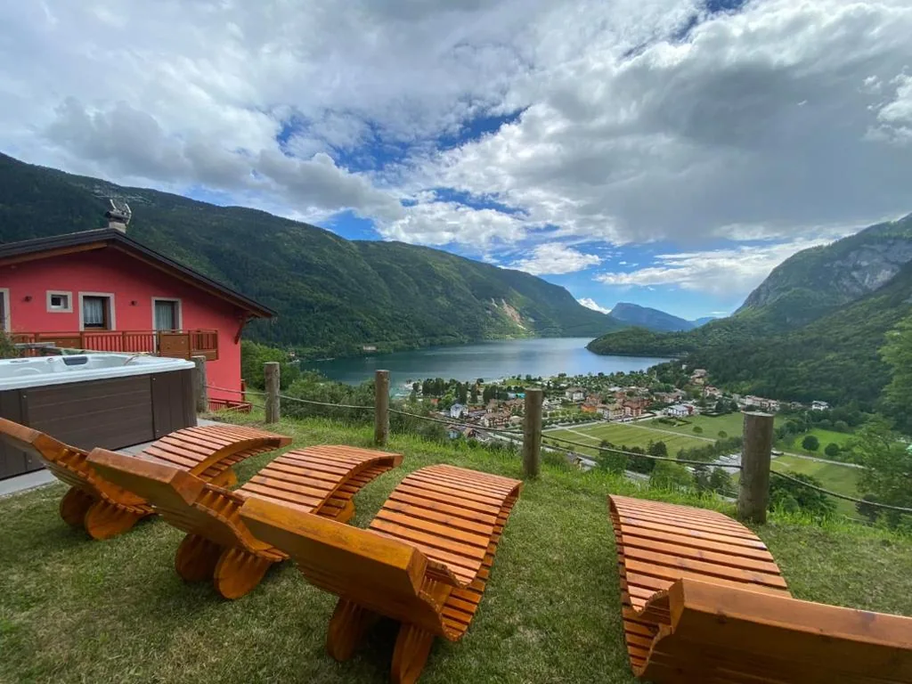 Camera Matrimoniale Superior con Vista Lago — B&B Le Coccole
