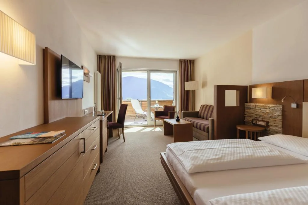 Superior Double Room — Hilburger Hotel