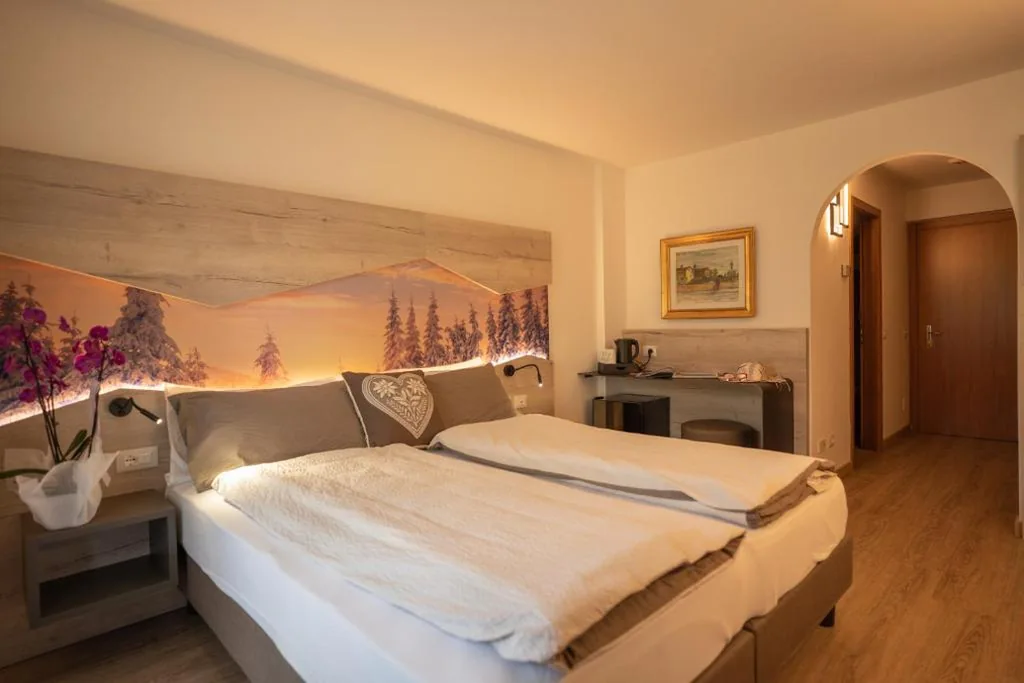 Camera Matrimoniale Superior — Hotel Alpen