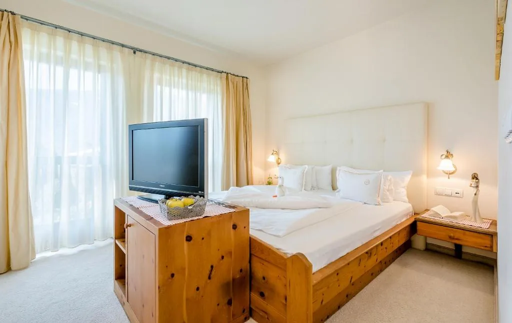 Superior Double Room — Hotel Ansitz Plantiz