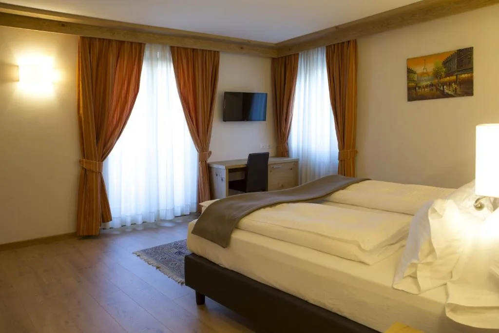 Camera Matrimoniale Superior — Hotel Collini