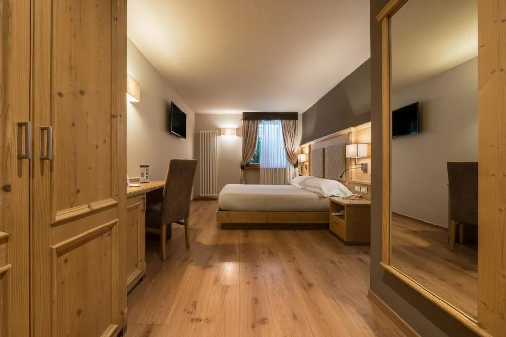 Camera Matrimoniale Superior — Hotel Crozzon
