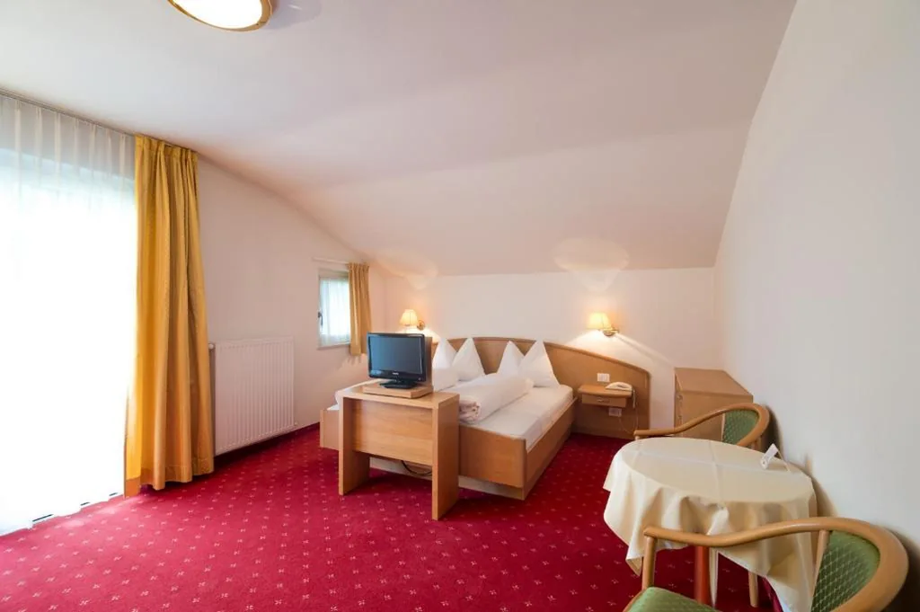 Camera Matrimoniale Superior — Hotel Quellenhof