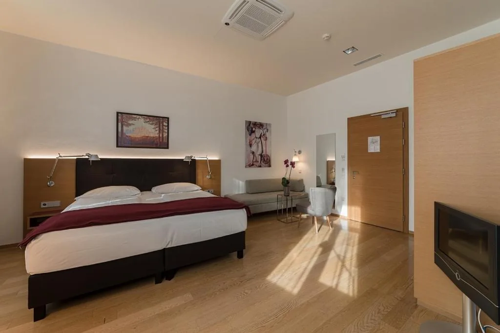 Superior Double Room — Hotel Stiegl Scala