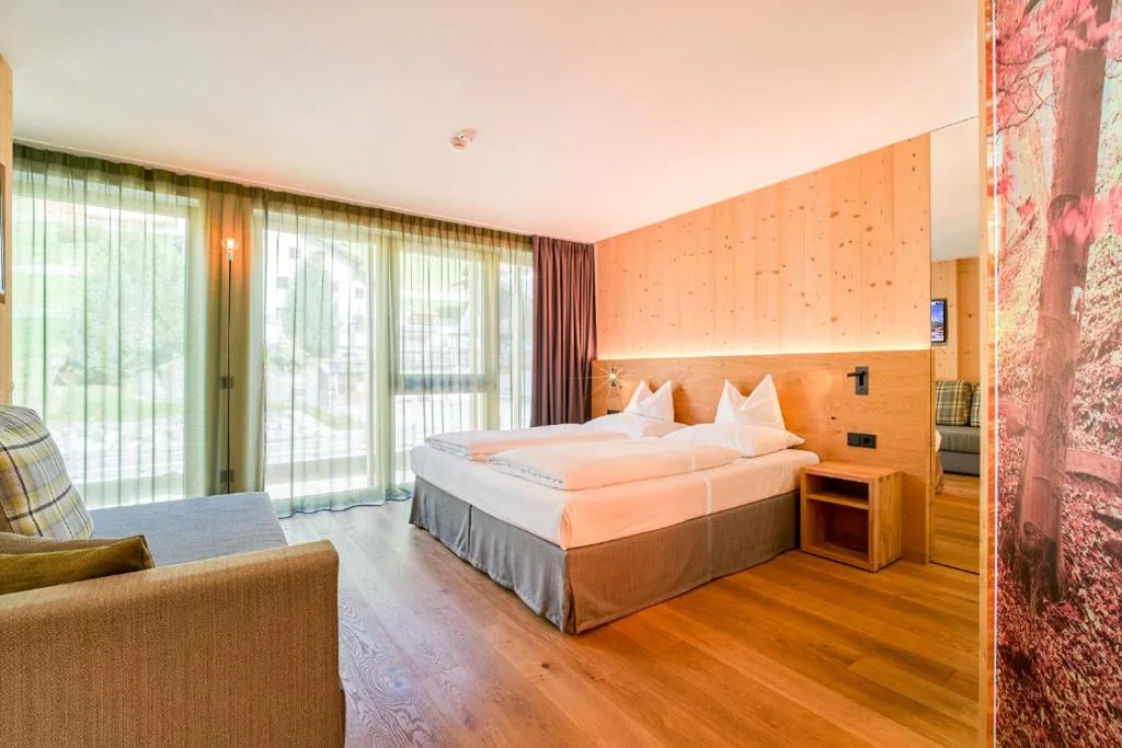 Camera Premium Matrimoniale/Doppia con Letti Singoli — Mountain Design Hotel Eden Selva