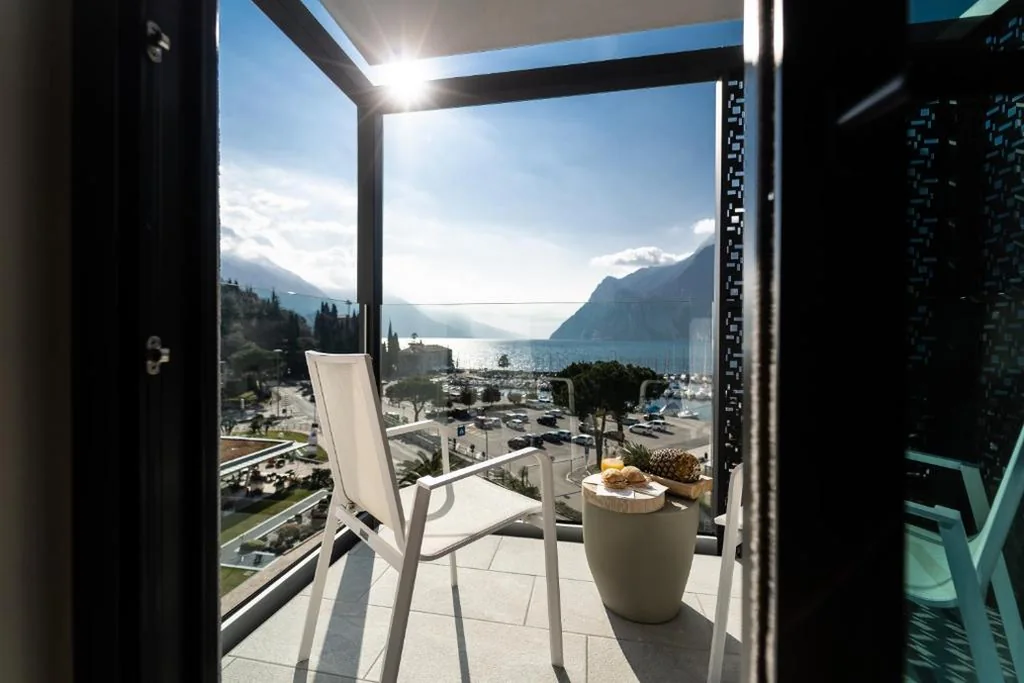Camera Premium Panorama con Vista Lago — Lake Front Hotel Mirage