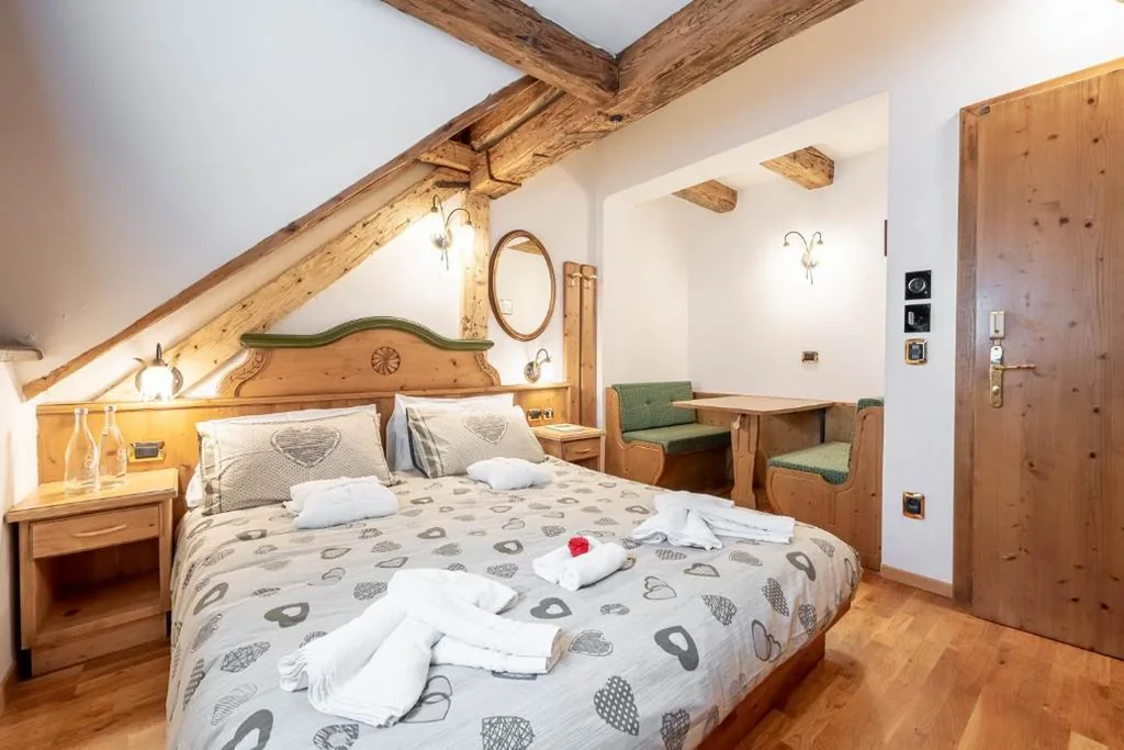 Camera Quadrupla Classic — Hotel Dolomiti Schloss