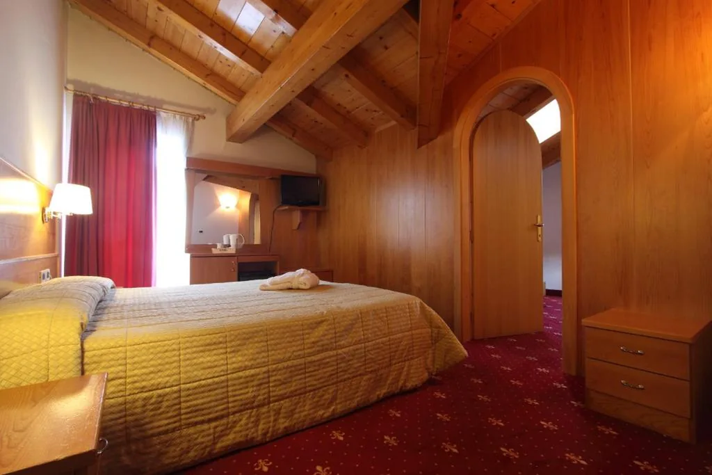 Camera Quadrupla Comfort — Hotel Fanes Suite & Spa