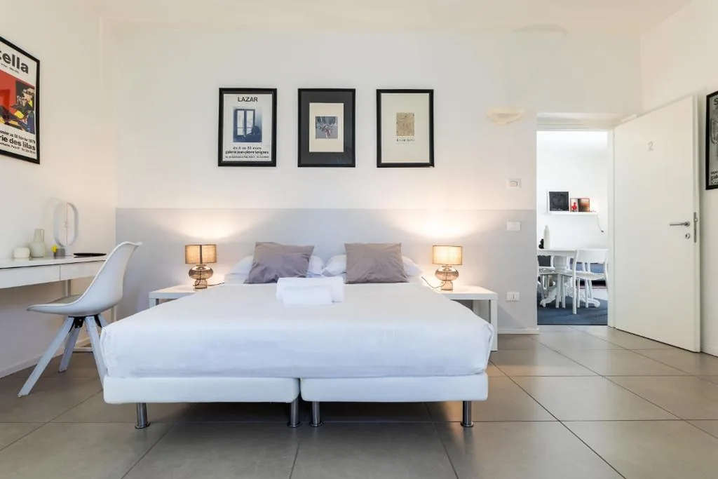 Camera Quadrupla con Bagno in Comune — Carly’s Rooms