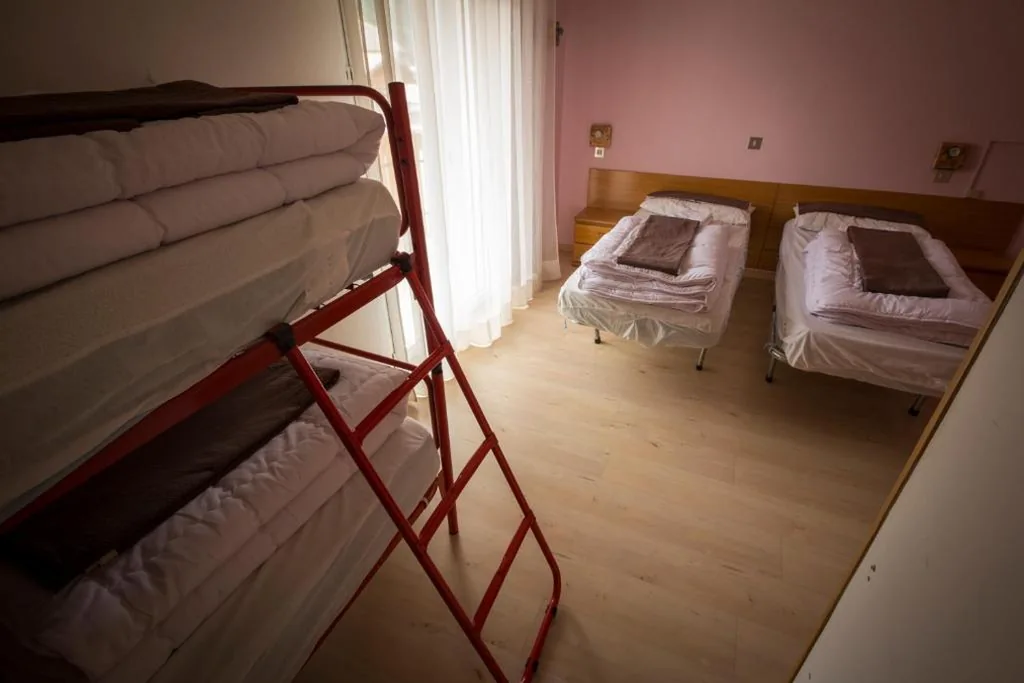 Camera Quadrupla con Bagno Privato — Casa per Ferie Le Rais
