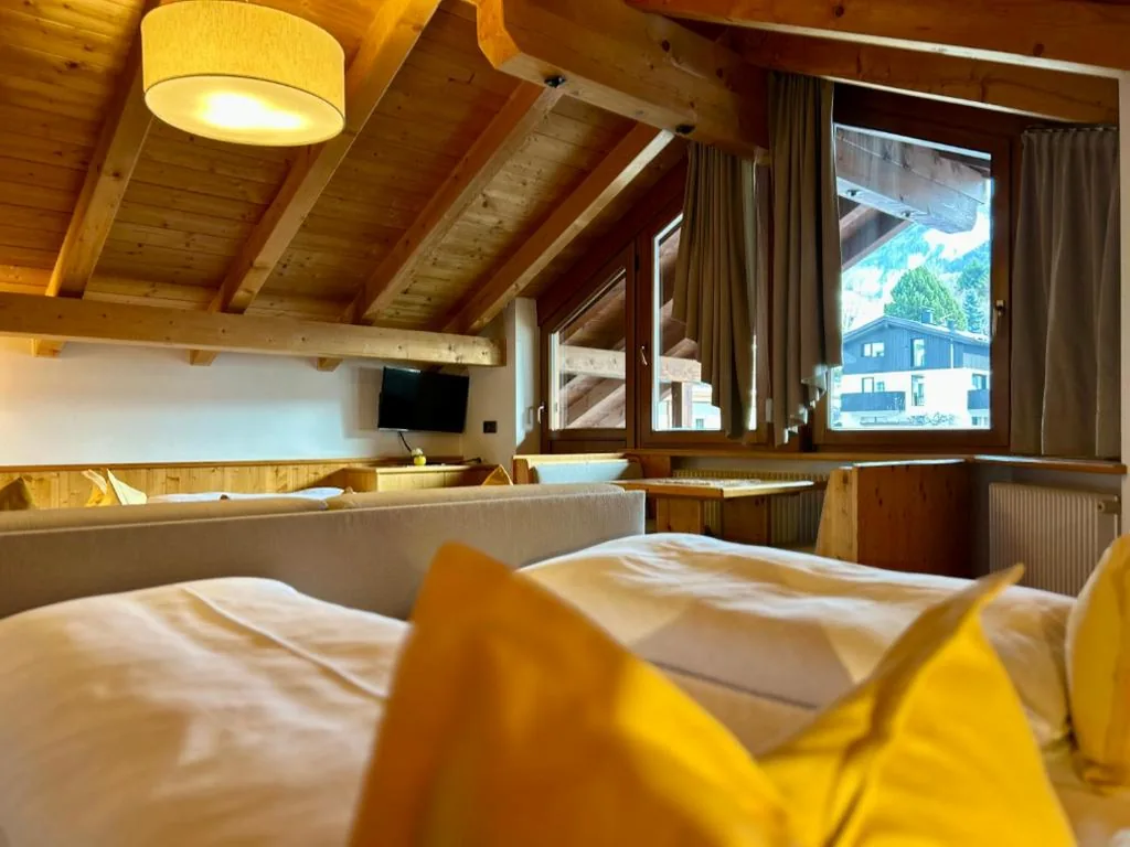 Quadruple Room with Balcony — Hotel Fortuna