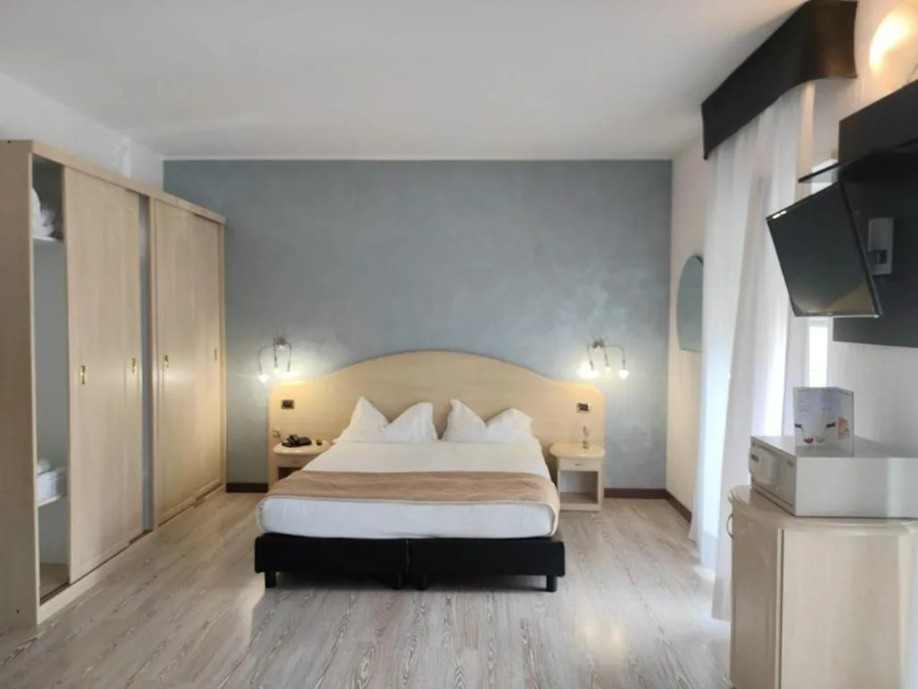 Camera Quadrupla con Balcone — Hotel Rudy