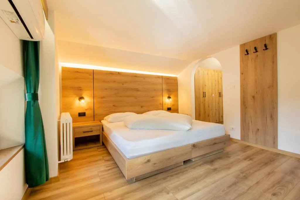 Deluxe Quadruple Room — Gasthof Goldenes Lamm
