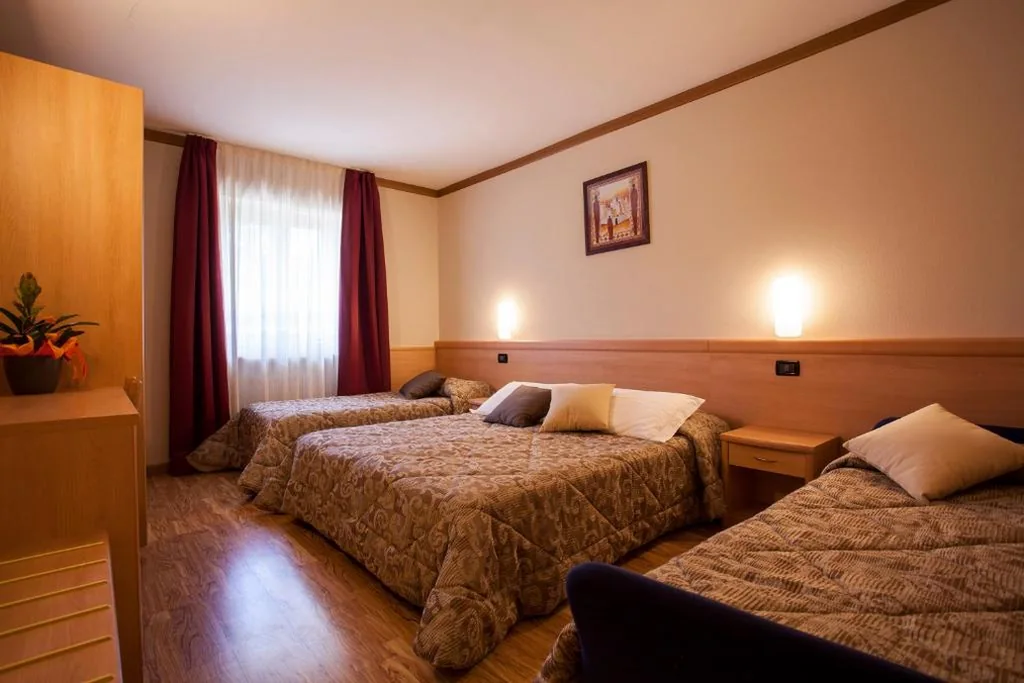 Camera Quadrupla — Hotel Vittoria