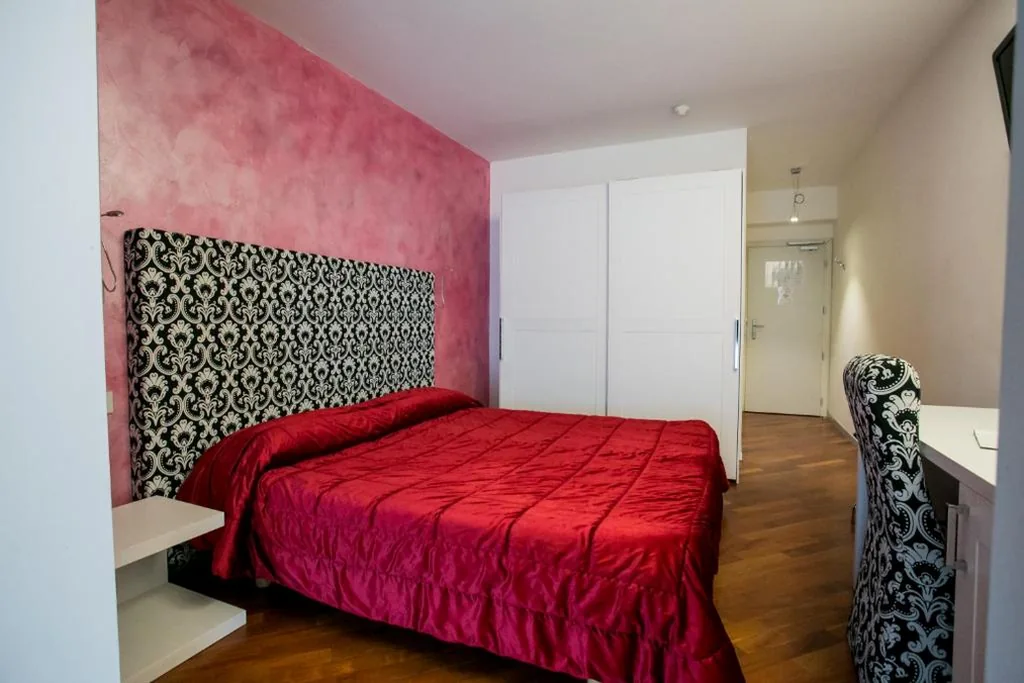 Camera Quadrupla Standard — Design Oberosler Hotel