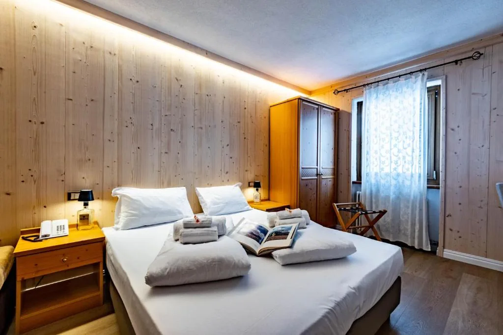 Camera Quadrupla Standard — Hotel Grizzly “Ski-in Ski-out”