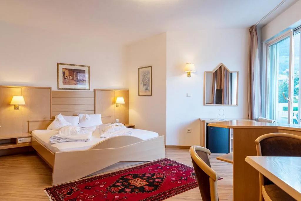 Camera Quadrupla Superior con Balcone — Hotel Goldenes Roessl-adults only