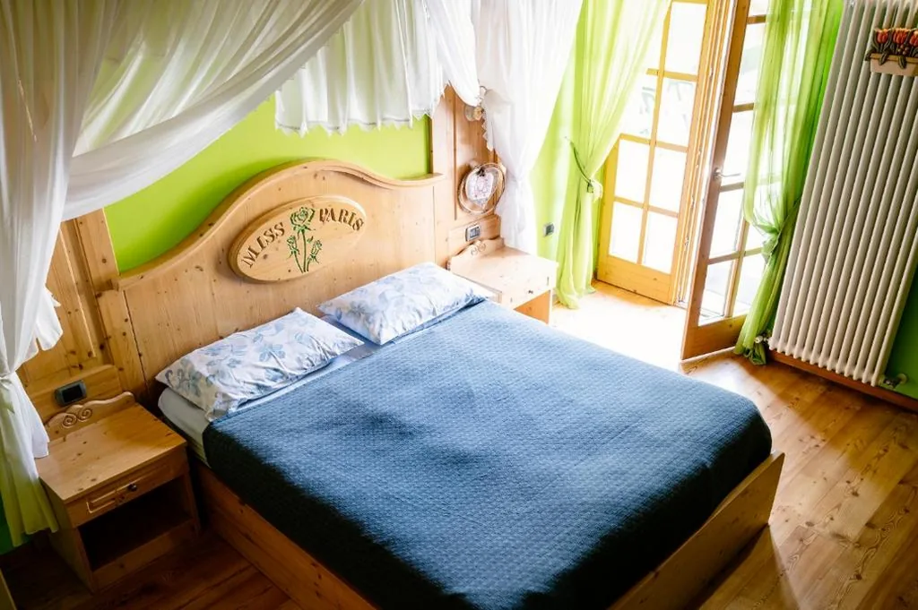 Camera Queen — Agritur Maso alle Rose B&B e Restaurant
