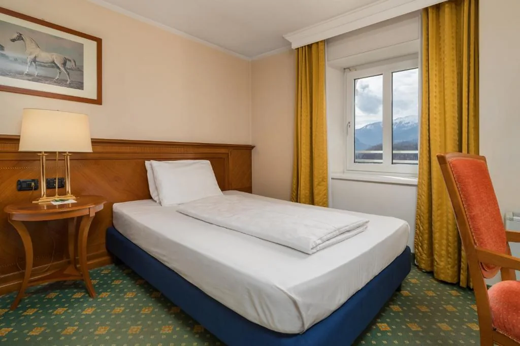Camera Queen Deluxe con 2 Letti Queen-Size — Hotel Eden