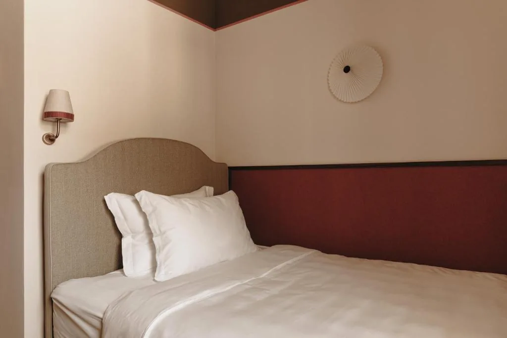 Camera Queen — Parkhotel Mondschein, a Member of Design Hotels