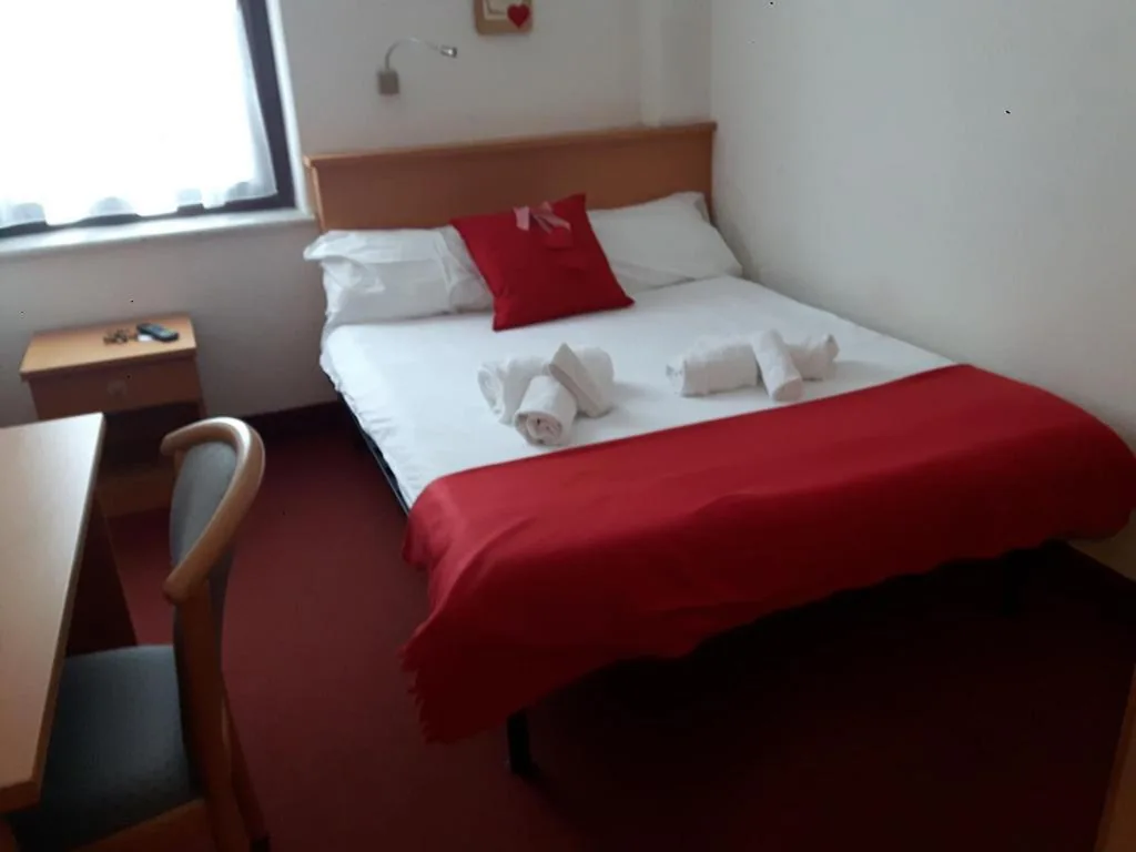 Camera Singola Ampia con Letto a 1 Piazza e Mezza — GH Hotel Piaz