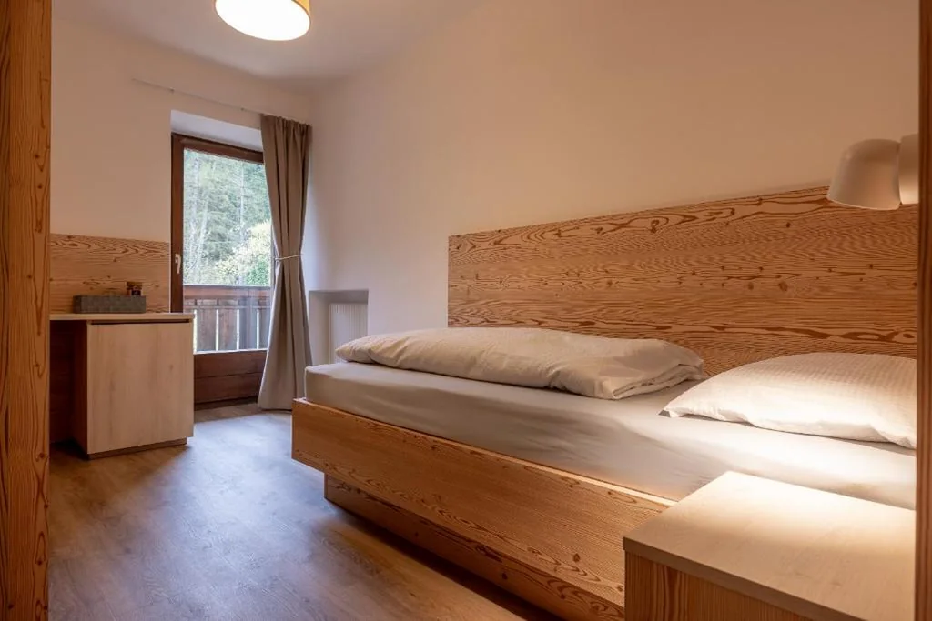 Budget Single Room — SAN PIETRO DOLOMITI Small Budget Hotel