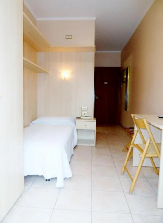 Comfort Single Room — Hotel La Perla