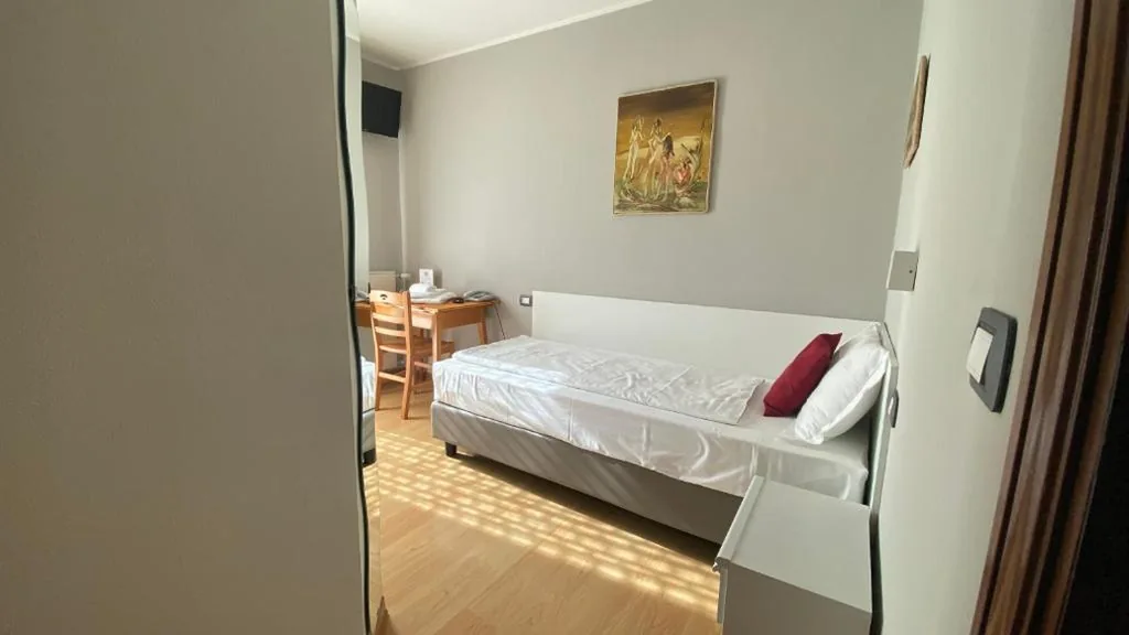 Single Room with Disabled Access — Casteluce Hotel Funivie