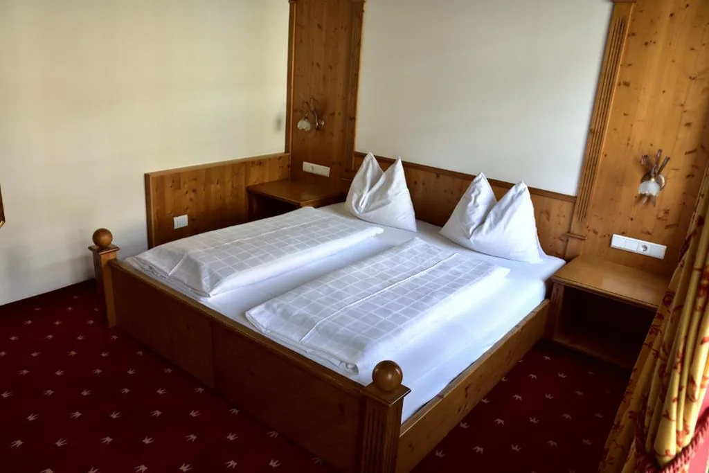Camera Singola con Bagno — Hotel Krone