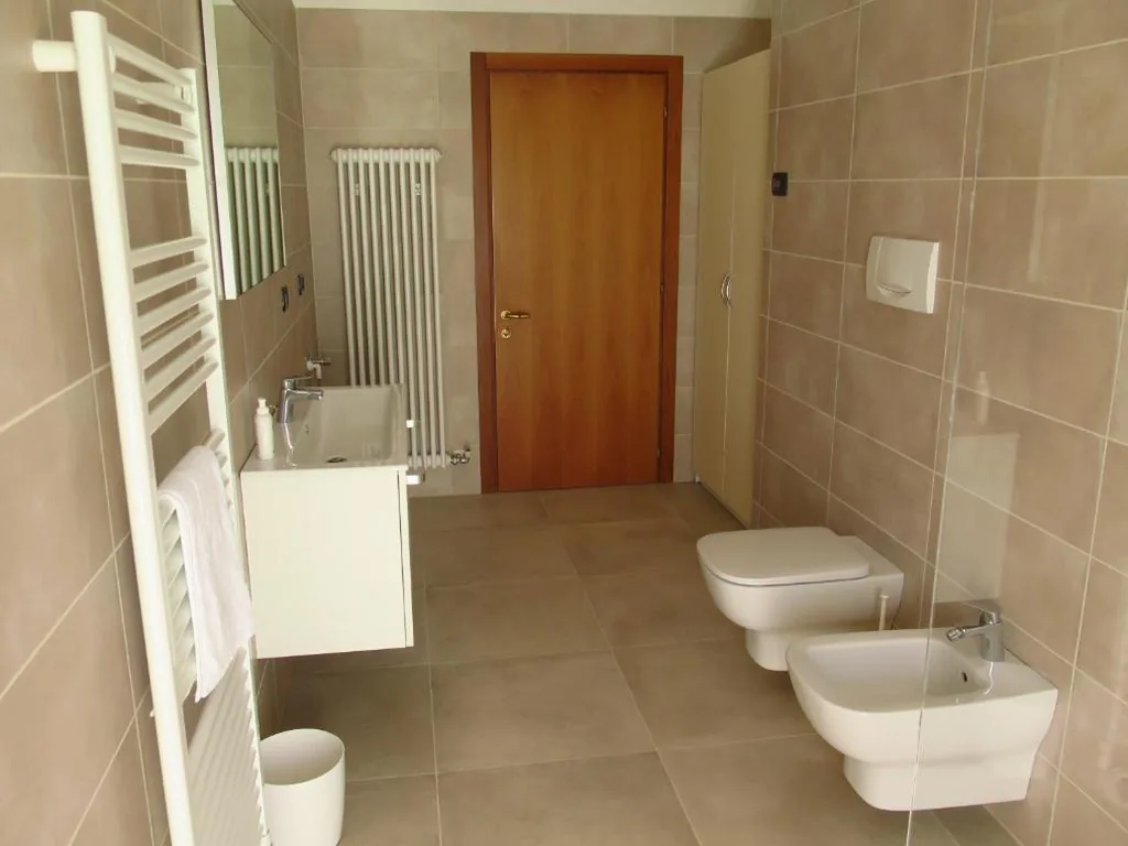 Camera Singola con Bagno in Comune — Bed and Breakfast La Cesura