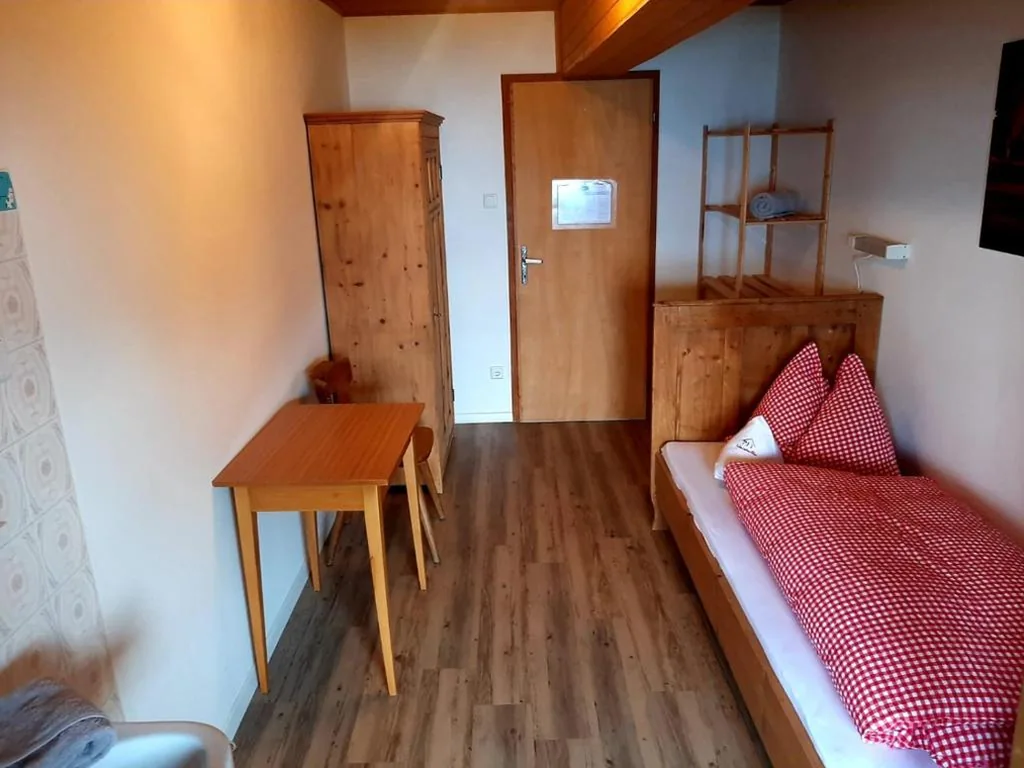 Camera Singola con Bagno in Comune — Gasthof Schmiederalm