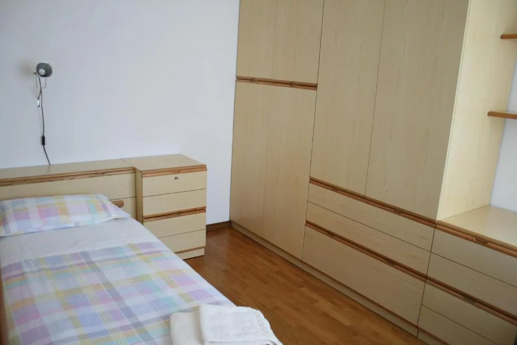 Camera Singola con Bagno in Comune — le stanze di Saraswati