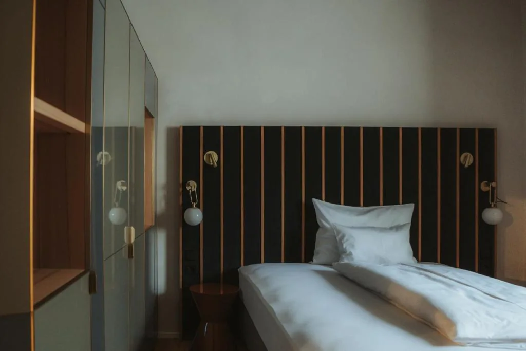 Camera Singola con Bagno Privato — Arthotel Lasserhaus